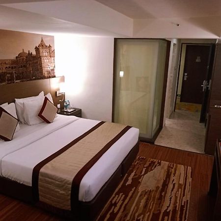 Royal Orchid Central Grazia, Navi Mumbai Exterior foto